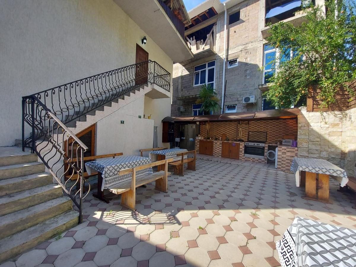 Гостевой Дом София 400 М До Моря Гагра Екстер'єр фото