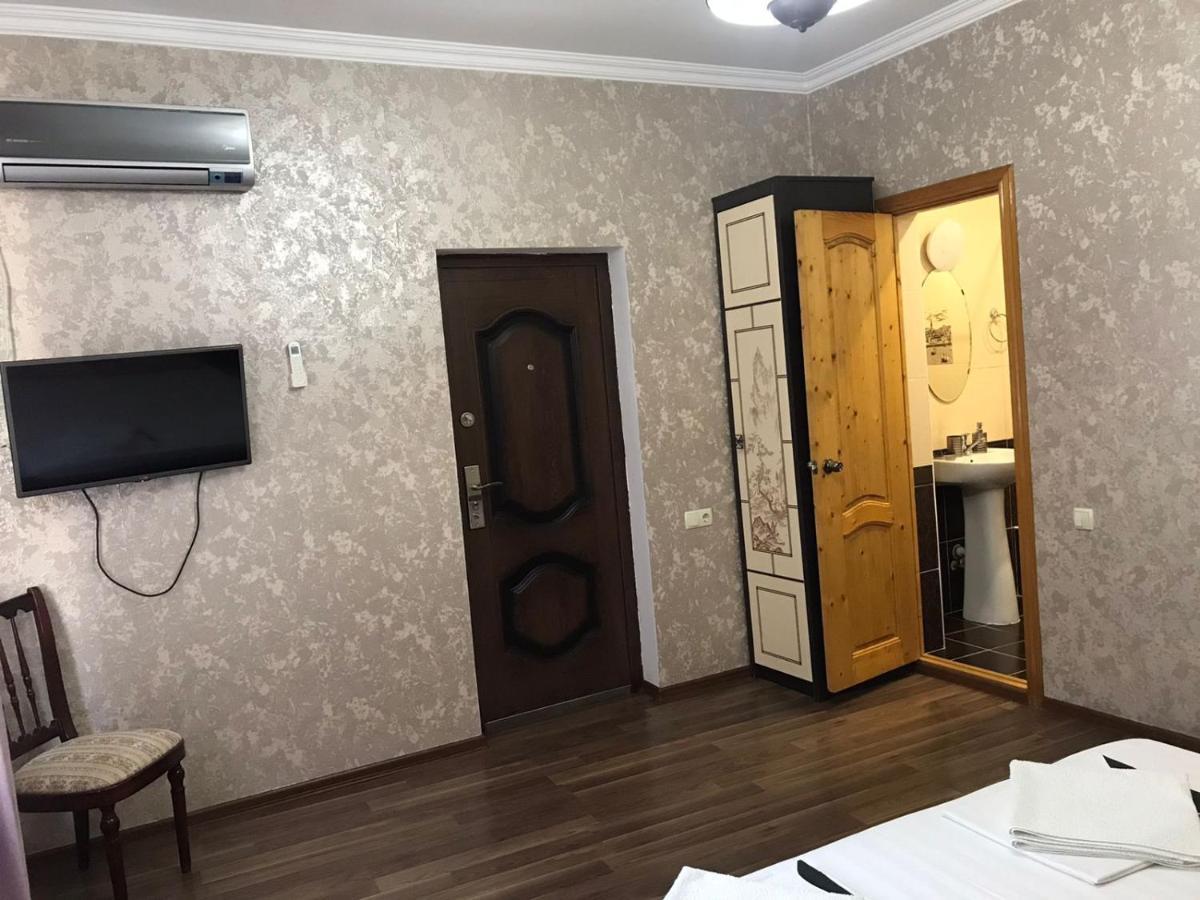 Гостевой Дом София 400 М До Моря Гагра Екстер'єр фото