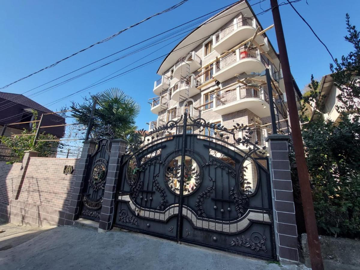 Гостевой Дом София 400 М До Моря Гагра Екстер'єр фото