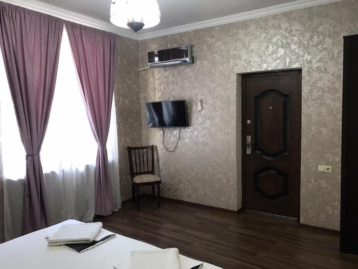 Гостевой Дом София 400 М До Моря Гагра Екстер'єр фото
