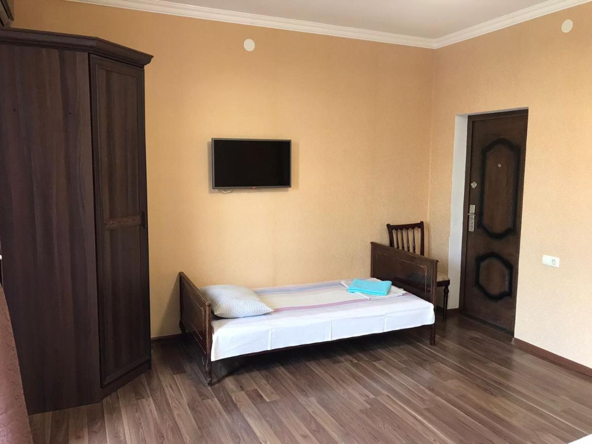Гостевой Дом София 400 М До Моря Гагра Екстер'єр фото