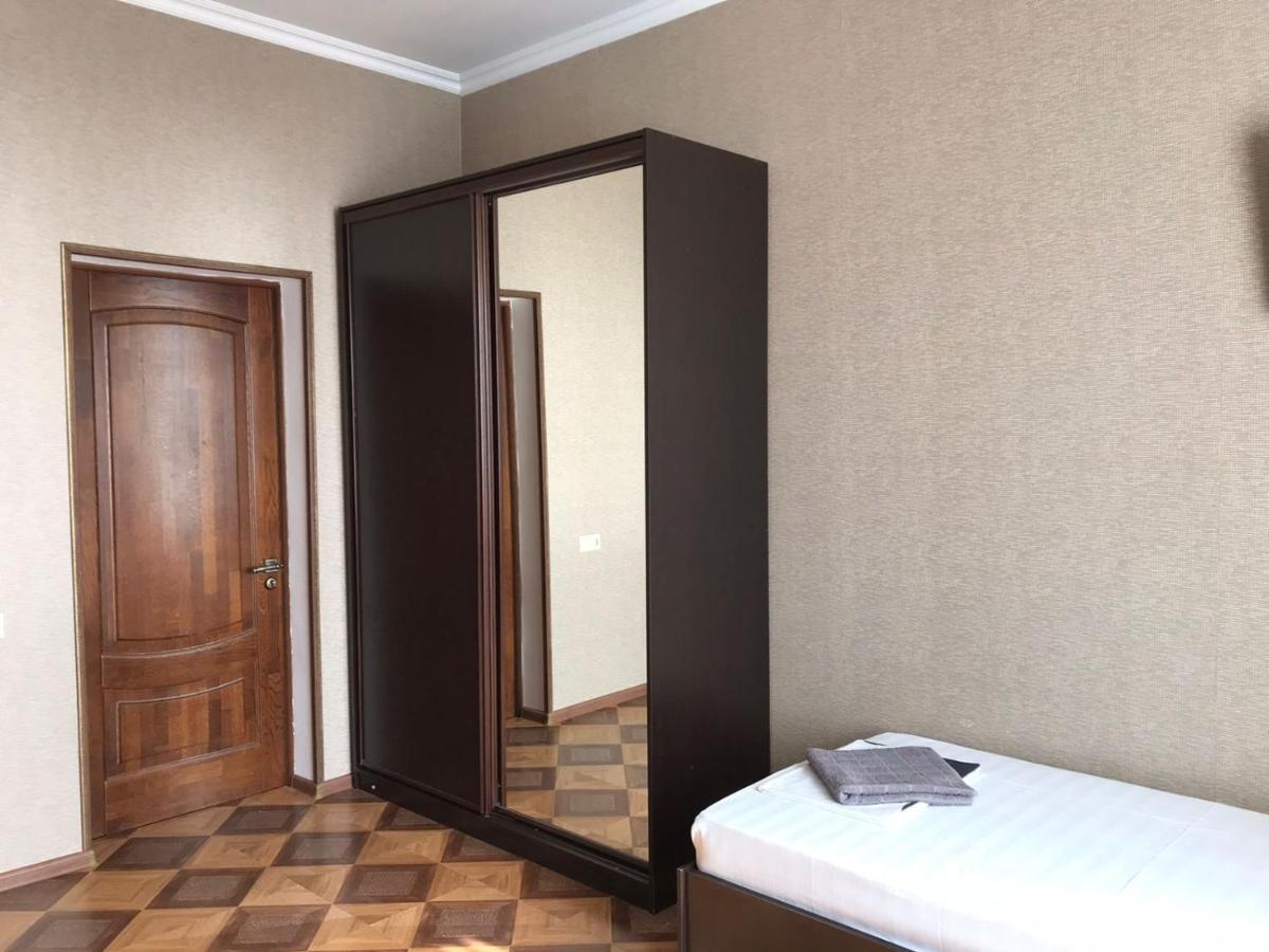 Гостевой Дом София 400 М До Моря Гагра Екстер'єр фото